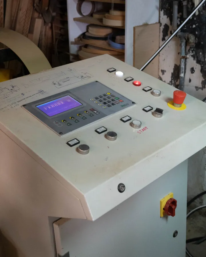 [Máquina para madera]